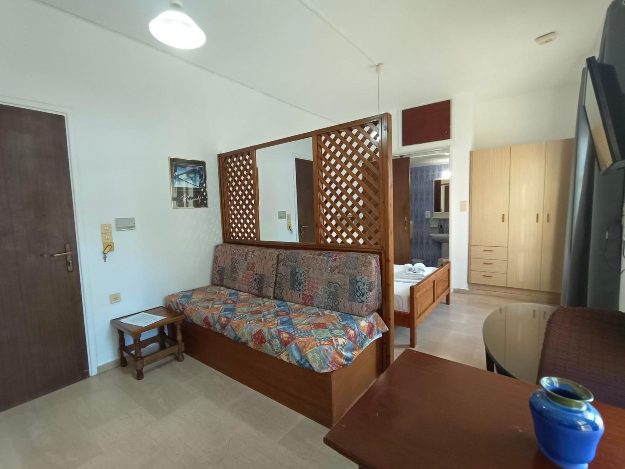 Albatross Apartments Amoudara  Ngoại thất bức ảnh