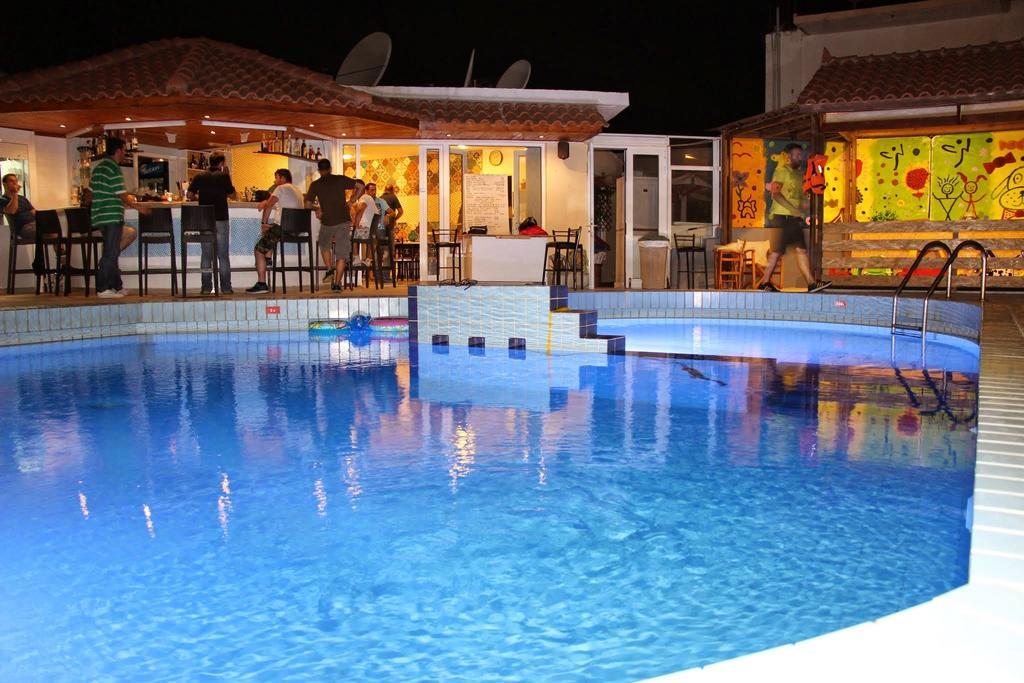 Albatross Apartments Amoudara  Ngoại thất bức ảnh